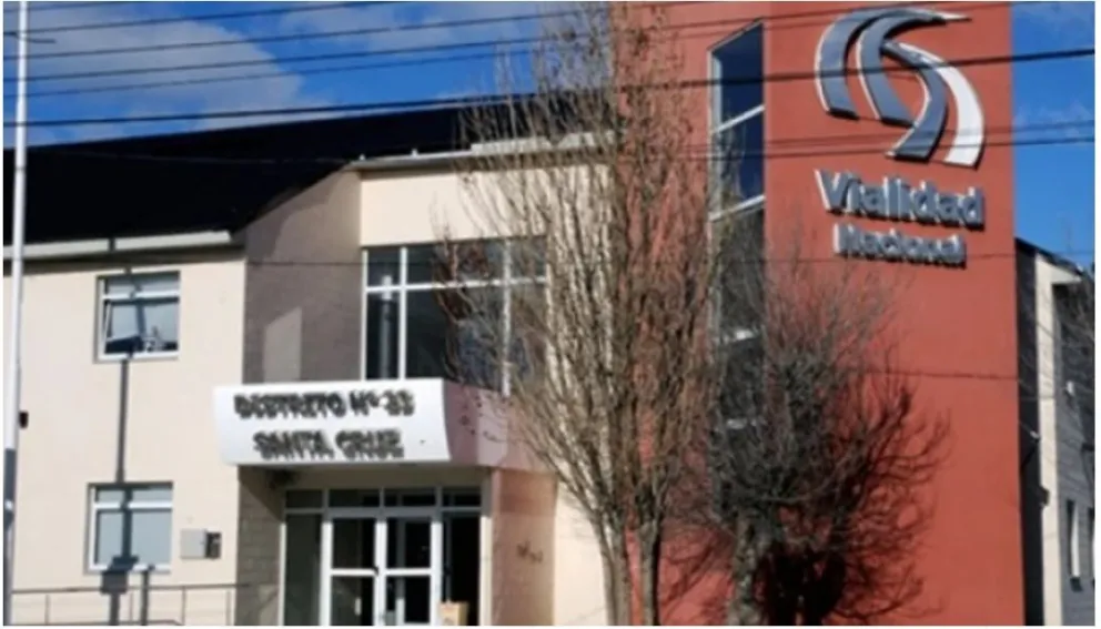 Santa Cruz: Remueven a la cúpula de Vialidad Nacional tras la polémica por la demolición del monumento a Osvaldo Bayer