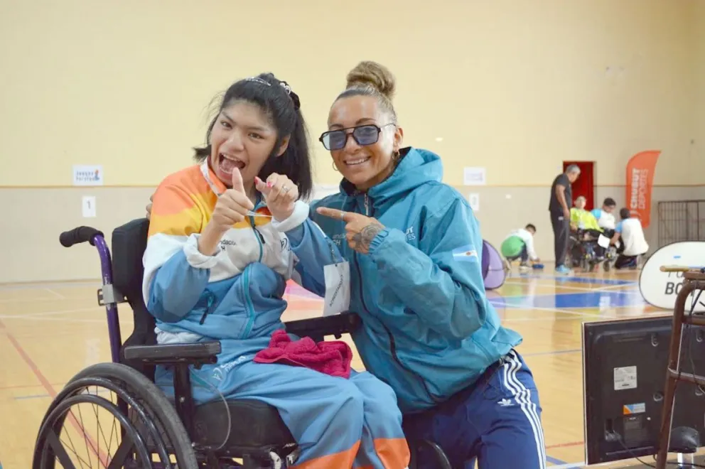 Las chicas del vóleibol y básquetbol siguen ganando