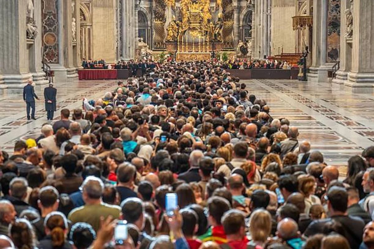Último adiós al papa Francisco: hoy cierra la Basílica y se sellará el féretro