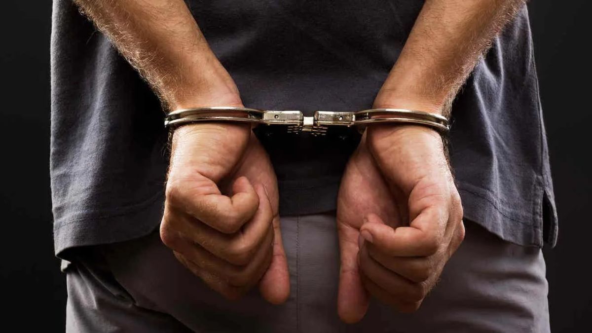 Condenan a un hombre por agredir a su pareja y violar cuatro veces una orden de restricción