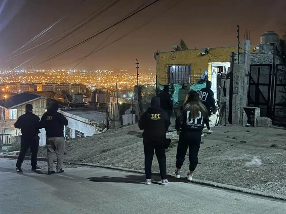 Dos detenidos en varios allanamientos en Comodoro Rivadavia