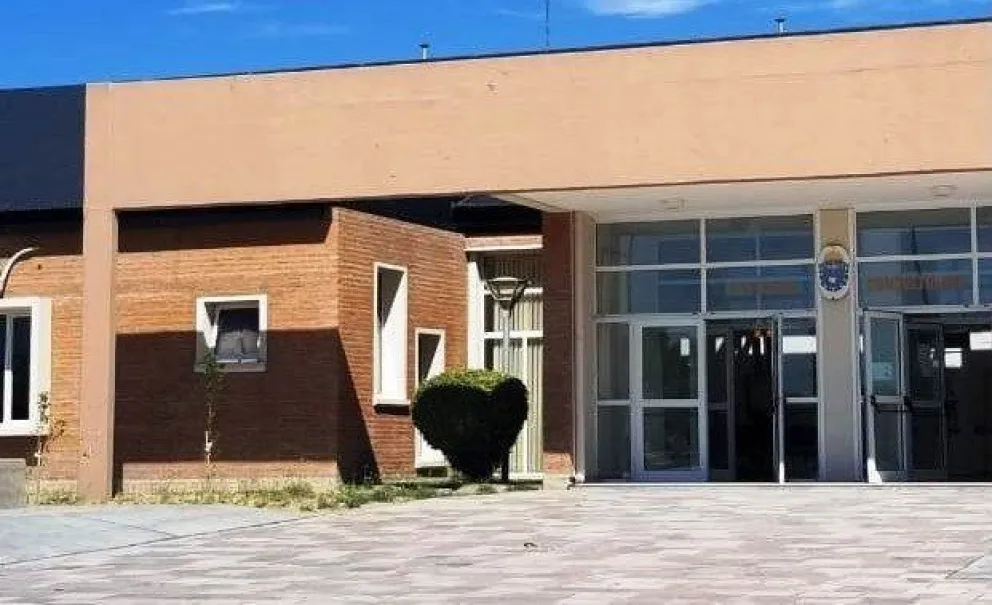 El confuso caso del bebé de Gaiman muerto: versiones de detenciones y una investigación secreta por posible abuso