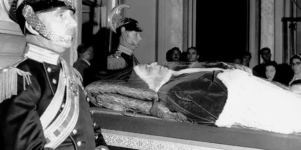 La muerte de Francisco y un secreto del Vaticano detrás del último adiós al Papa