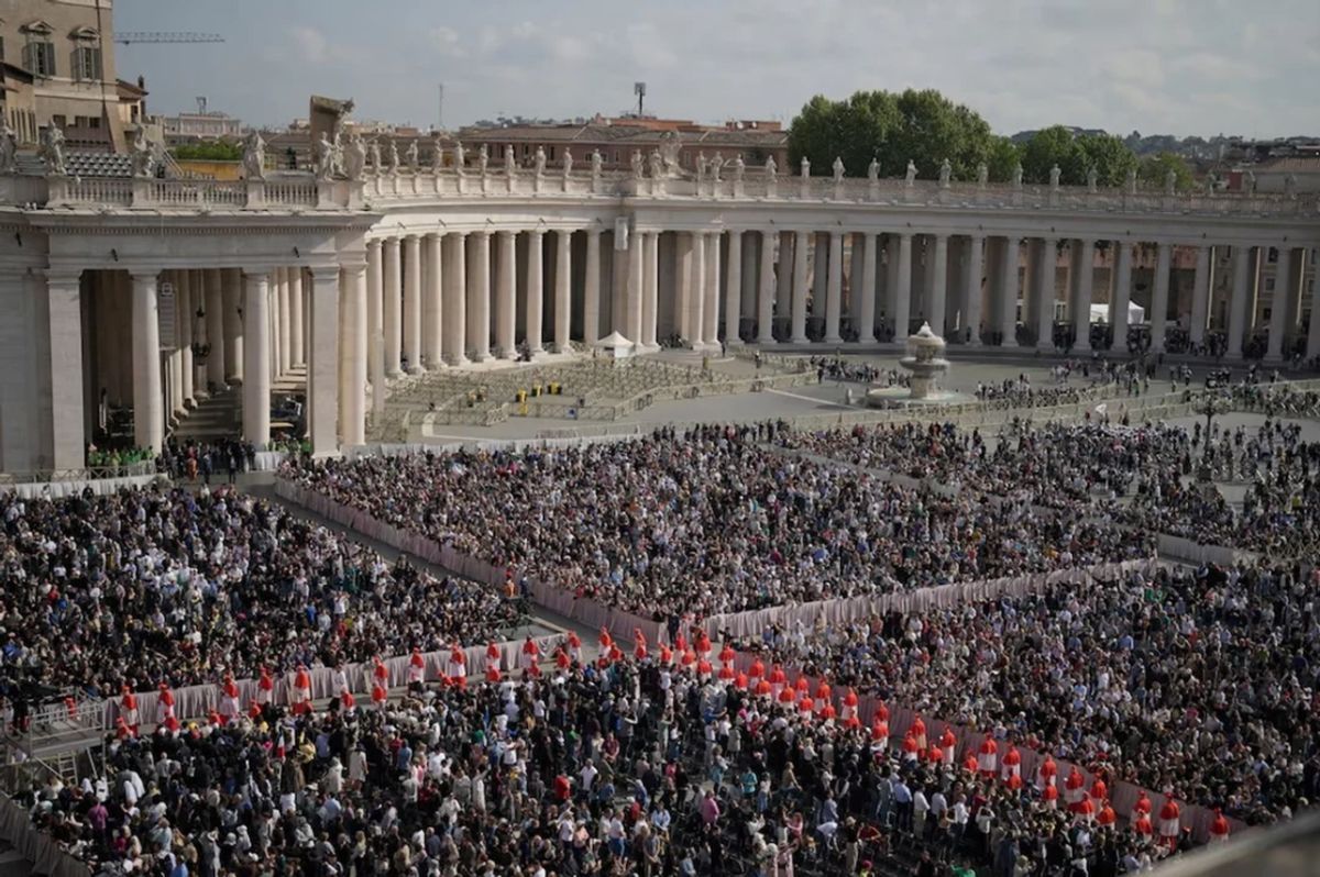 Comenzaron los nueve días de duelo por el papa Francisco en el Vaticano