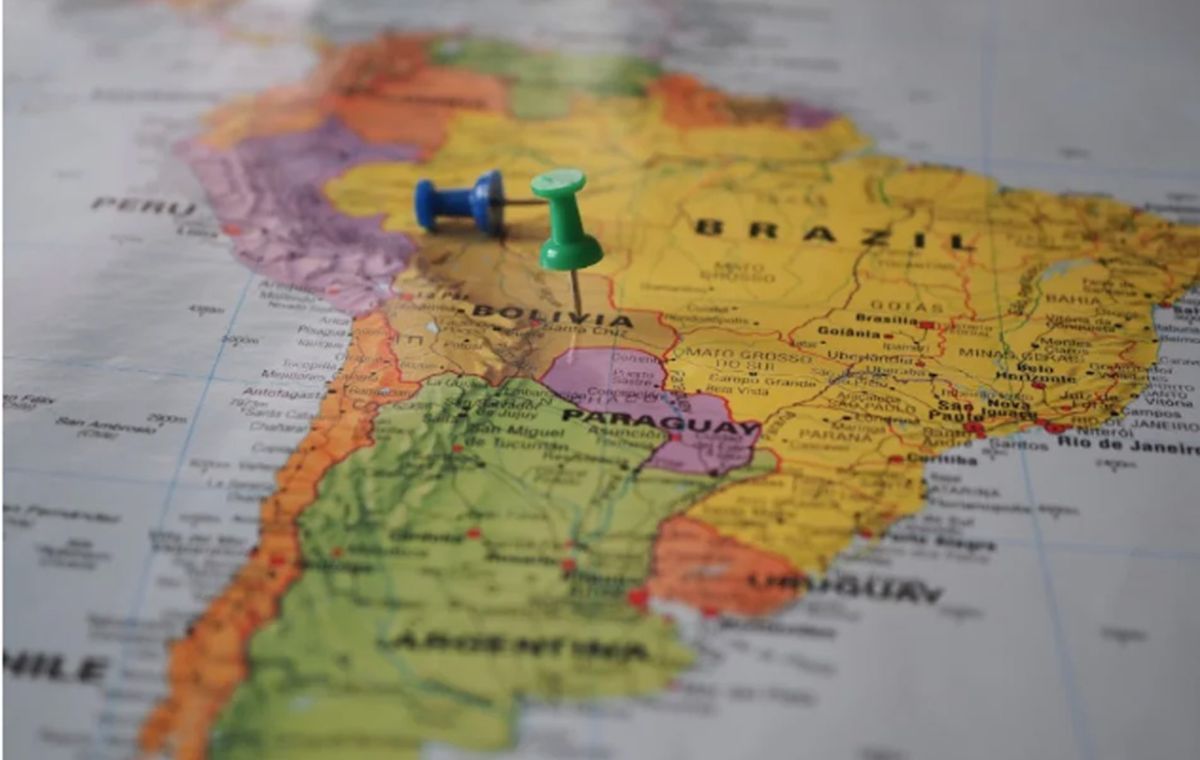 Bolivia y Chile firman acuerdo de exención de visas para diplomáticos