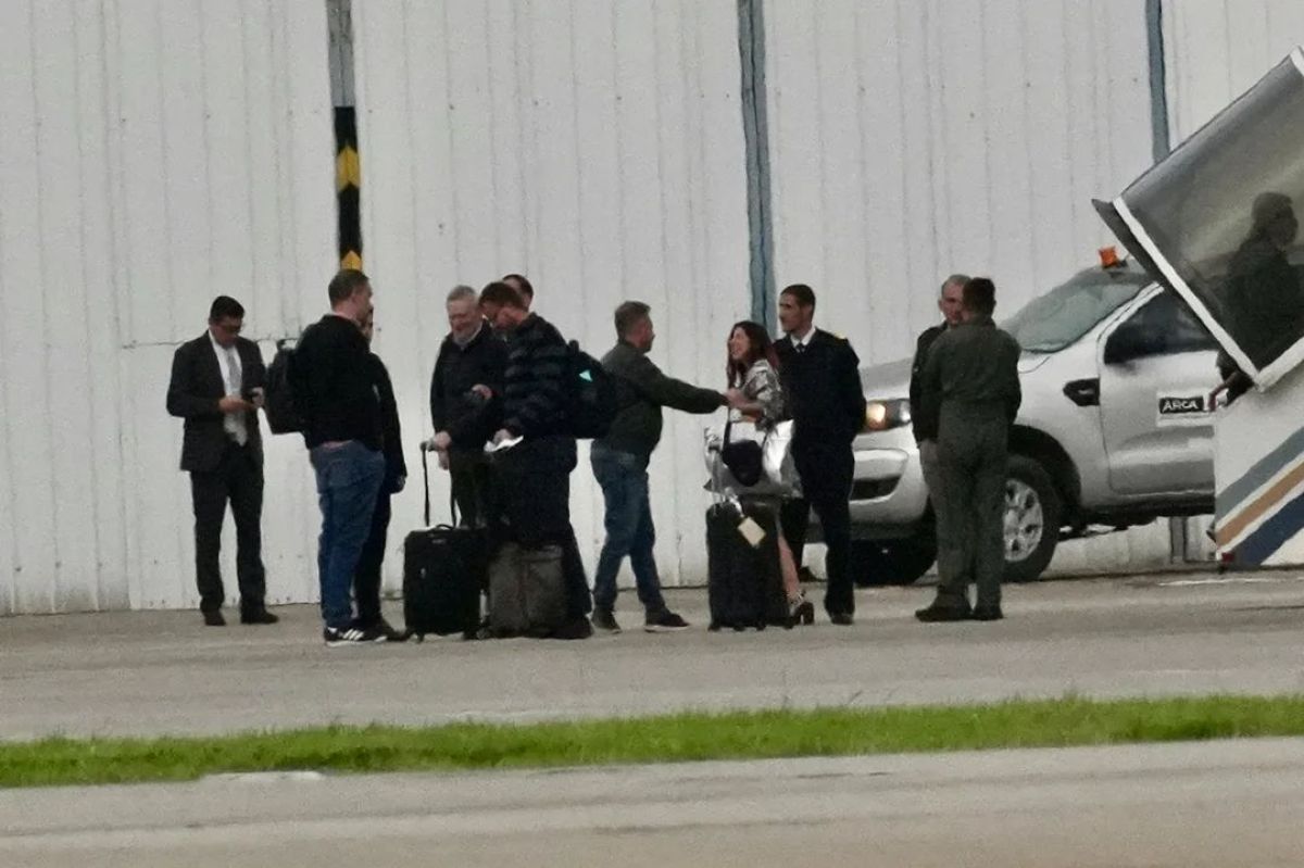 Controversia por el viaje de la community manager de Milei al funeral del papa