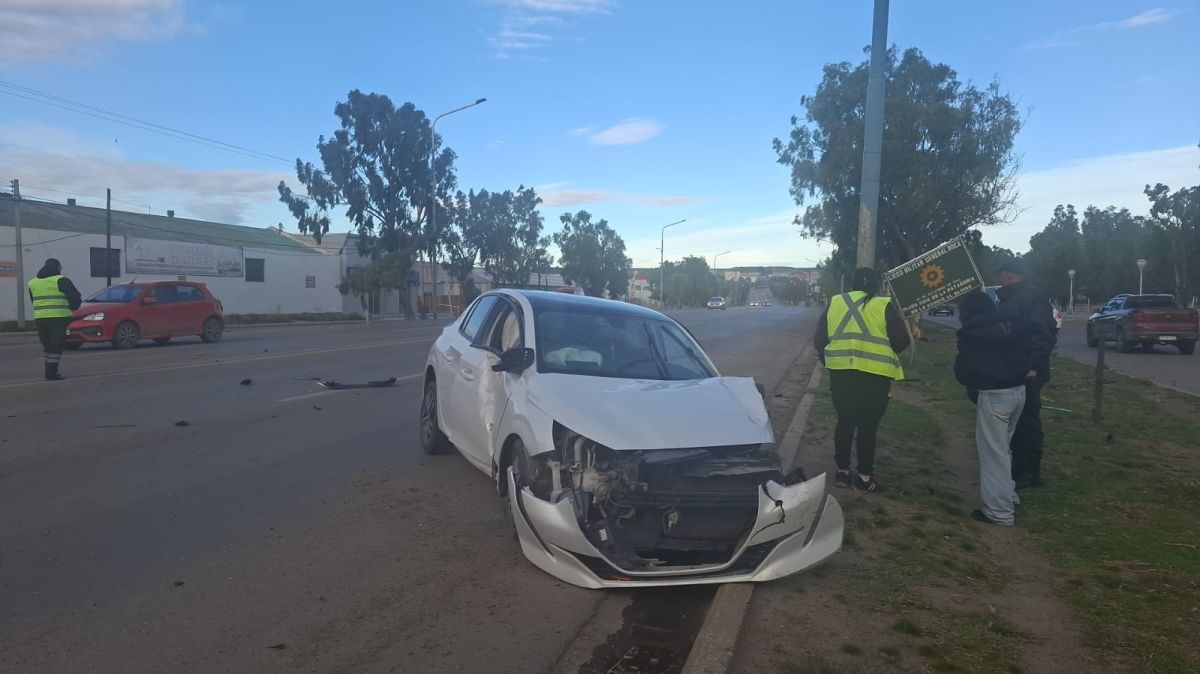 Se durmió al volante, chocó contra un árbol y dio positivo en alcoholemia