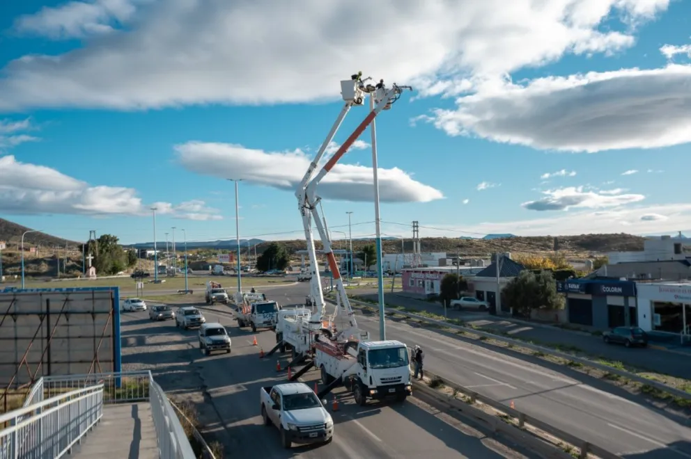 La obra conjunta entre la Cooperativa y el Municipio se extenderá por 120 días e incluye mejoras en seguridad vial y eficiencia energética