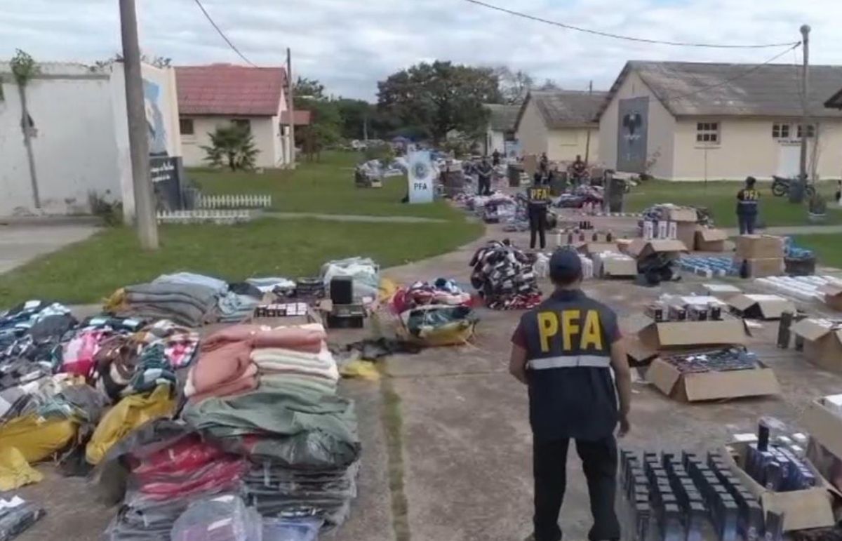 Control vehicular en Corrientes donde la Policía Federal secuestró un cargamento millonario de contrabando.