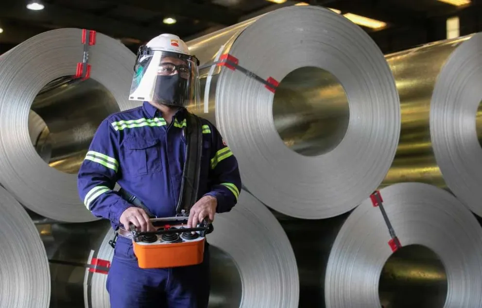 La producción de acero creció un 37% interanual en marzo y marca señales de recuperación 