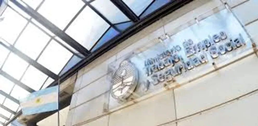 El Gobierno convocó al Consejo del Salario para definir un nuevo piso salarial