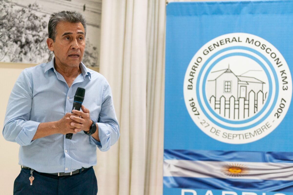 Vecinal Mosconi trabaja en seguridad barrial y suma una app con descuentos