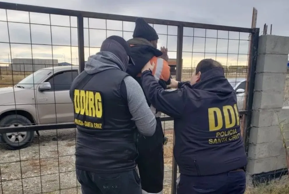 Un hombre fue asesinado de una puñalada y su excuñado está detenido