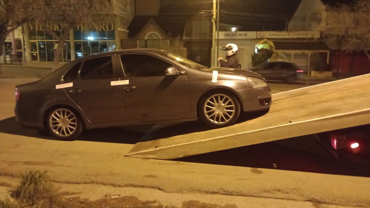 Interceptaron un auto a alta velocidad y fue secuestrado por falta de seguro