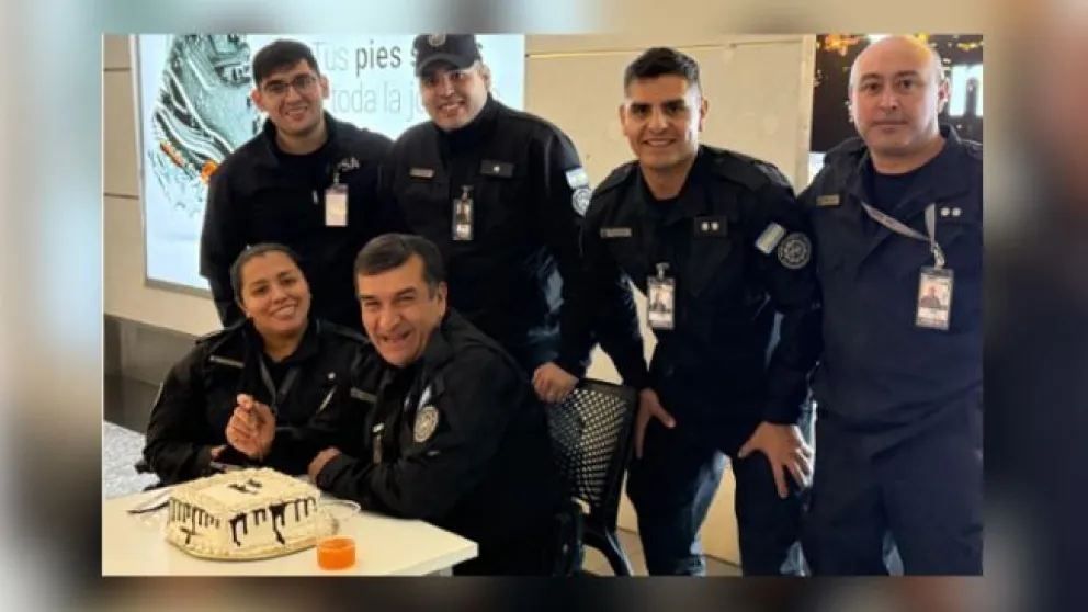 Un jefe de turno de la PSA se jubiló luego de mas de 30 años de servicio.