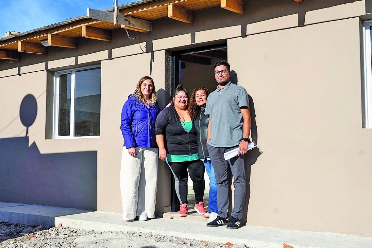 El Municipio entregó vivienda social a familia del barrio Restinga Alí