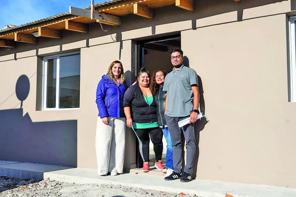 El Municipio entregó vivienda social a familia del barrio Restinga Alí