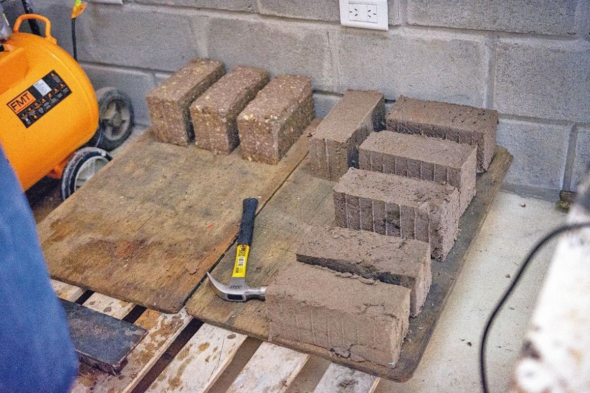 Inició en Rawson la producción de ladrillos ecológicos para calefaccionar