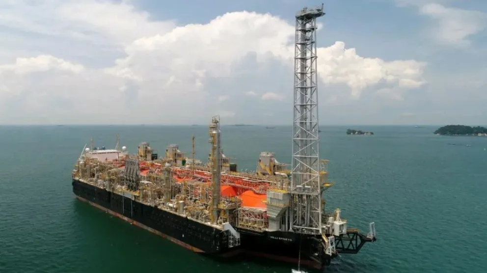 Dos buques fábrica licuarán gas para exportar desde Río Negro.