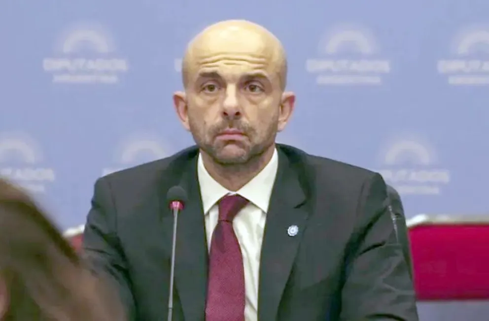 La máquina de despedir: hubo un funcionario menos cada cuatro días