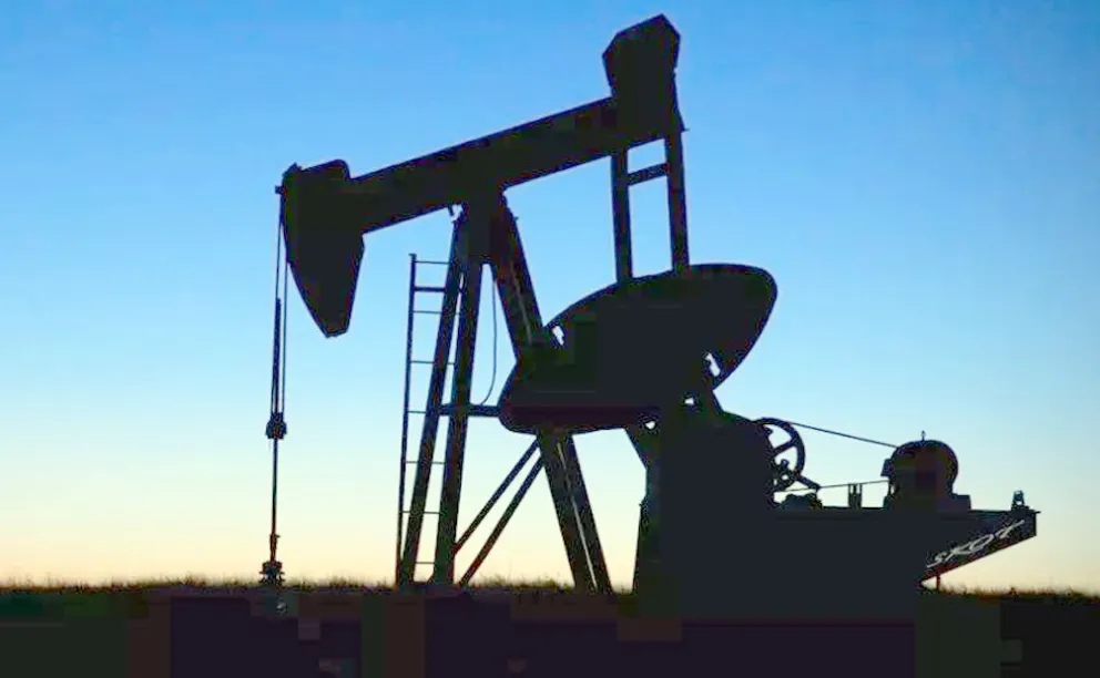 Los precios del petróleo caen y se encaminan a su mayor descenso mensual desde 2021