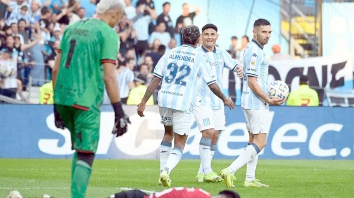 Racing le ganó a Newell's y, por ahora, es tercero