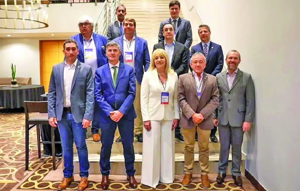 Biss participó del primer encuentro del Consejo Federal de Intendentes en Tucumán