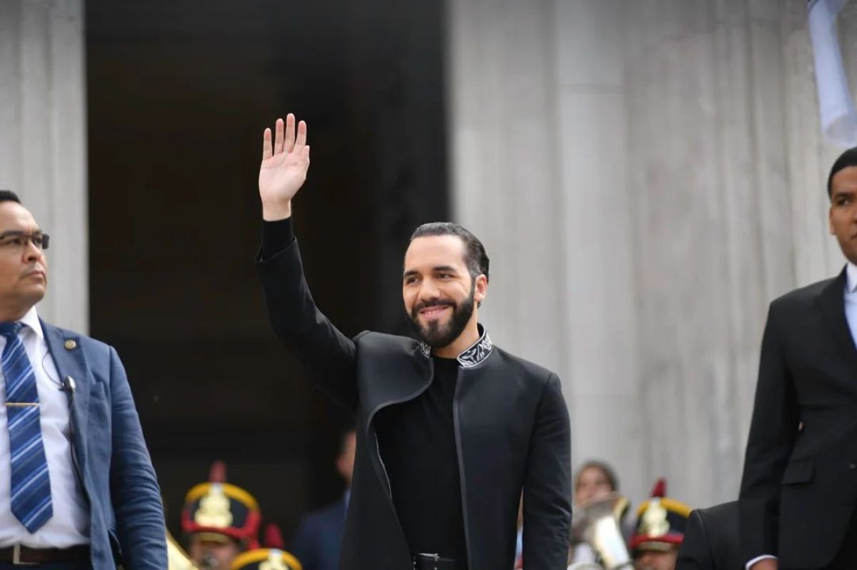 Bukele ordena arresto de empresarios por negarse a ofrecer transporte gratuito 