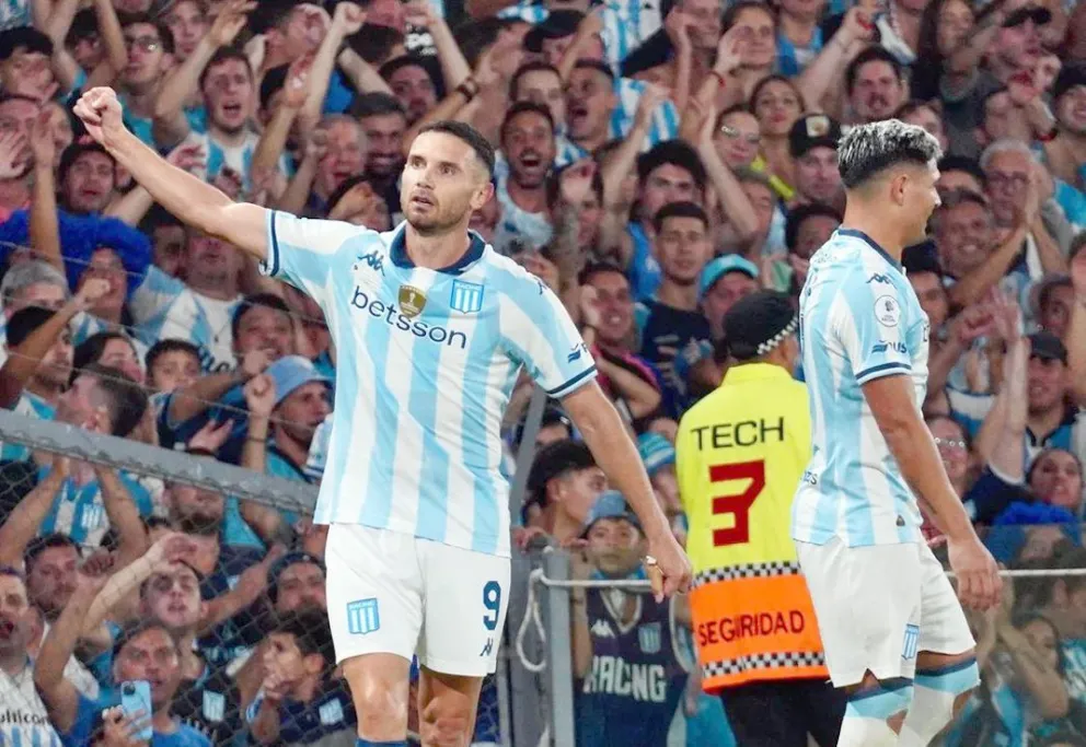 Racing visita a Bucaramanga buscando quedar como líder de su grupo
