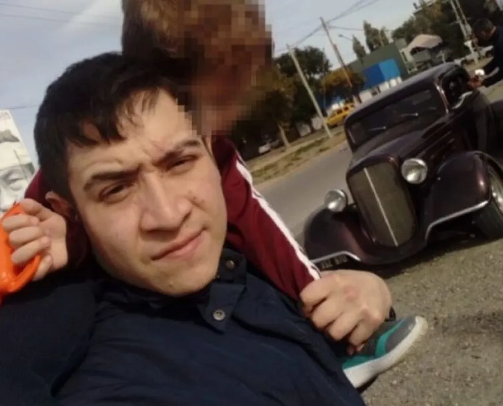 Un camillero cayó desde un puente y su familia denuncia intento de homicidio