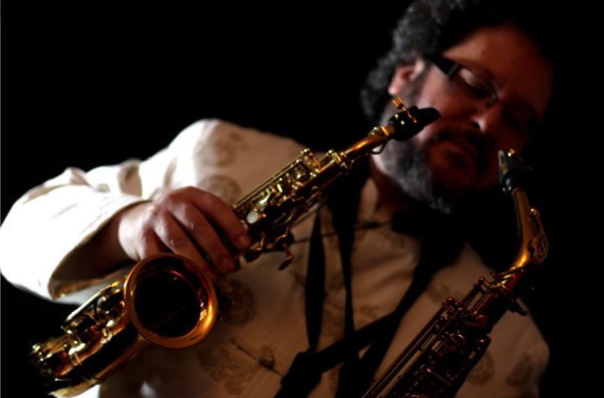 El Centro Cultural Rada Tilly se fusiona con la energía del jazz y el funk junto a Rubén Mederson