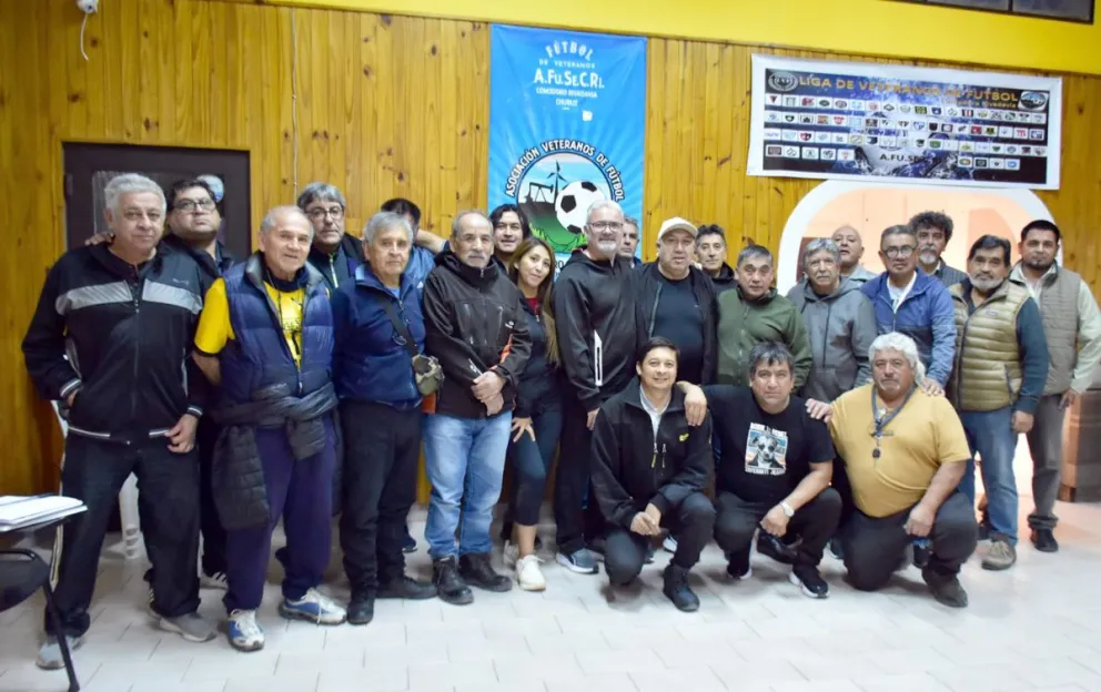  Los veteranos con acompañamiento de Comodoro Deportes