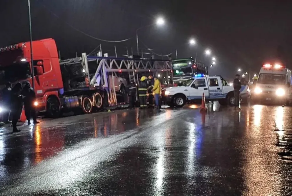 Murió un motociclista en un choque múltiple bajo la lluvia en El Bolsón