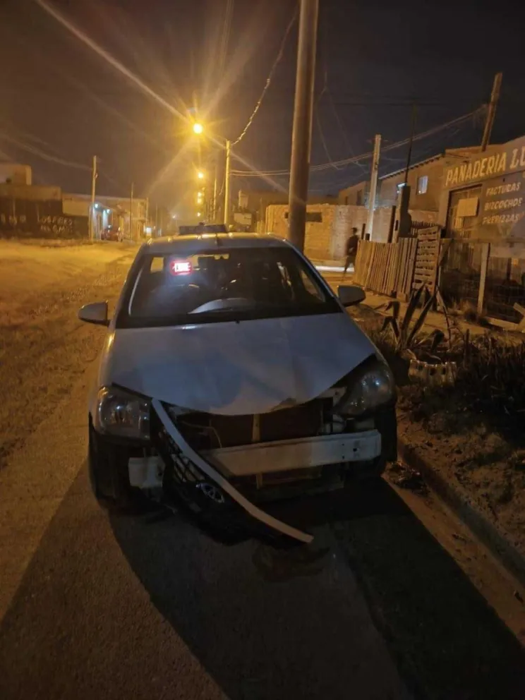 Choque: taxista sin registro se negó al test de alcoholemia y terminó demorado