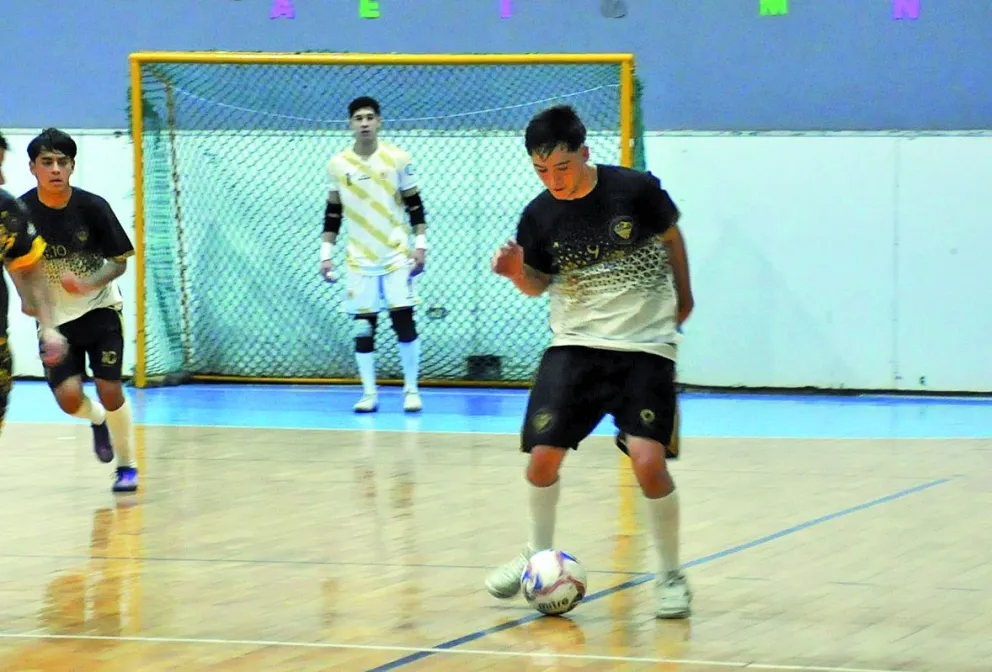 Halcones es líder con 100% de efectividad.