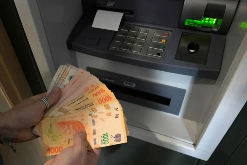 Nuevos límites en cajeros automáticos: cuánto dinero se puede retirar según cada banco