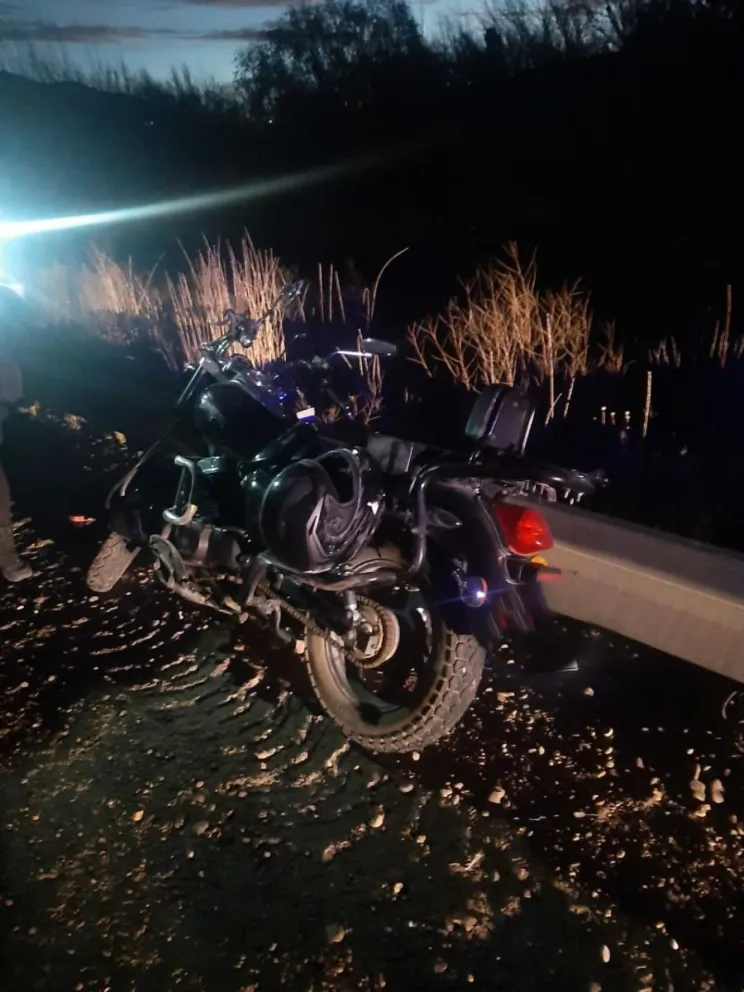 Un motociclista resultó herido tras derrapar y chocar contra el guardarraíl