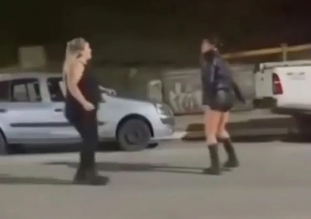 Escándalo en Bariloche: batalla campal entre mujeres tras un show de Karina “La Princesita”