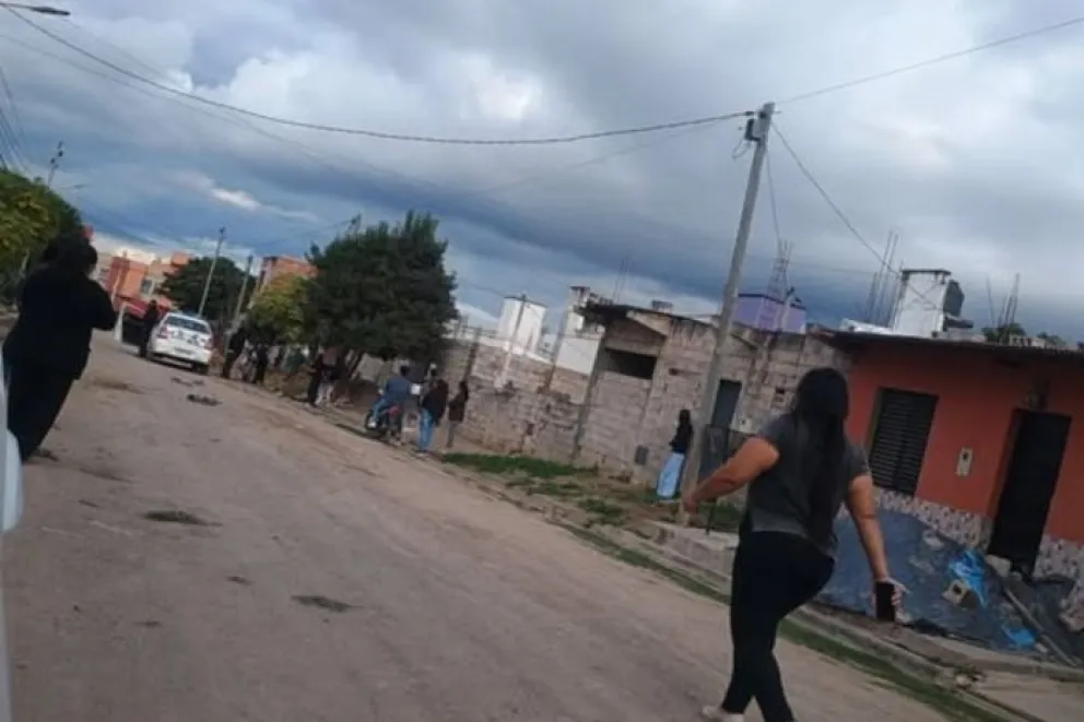 Mató a su expareja delante de sus hijos y luego se quitó la vida