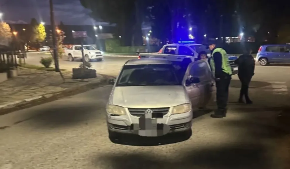 Un peatón fue atropellado en una rotonda y recibió el alta médica tras ser atendido