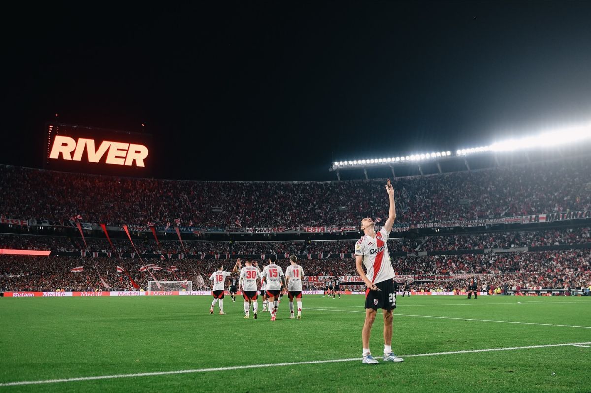 River goleó a Barracas Central y ya está en cuartos