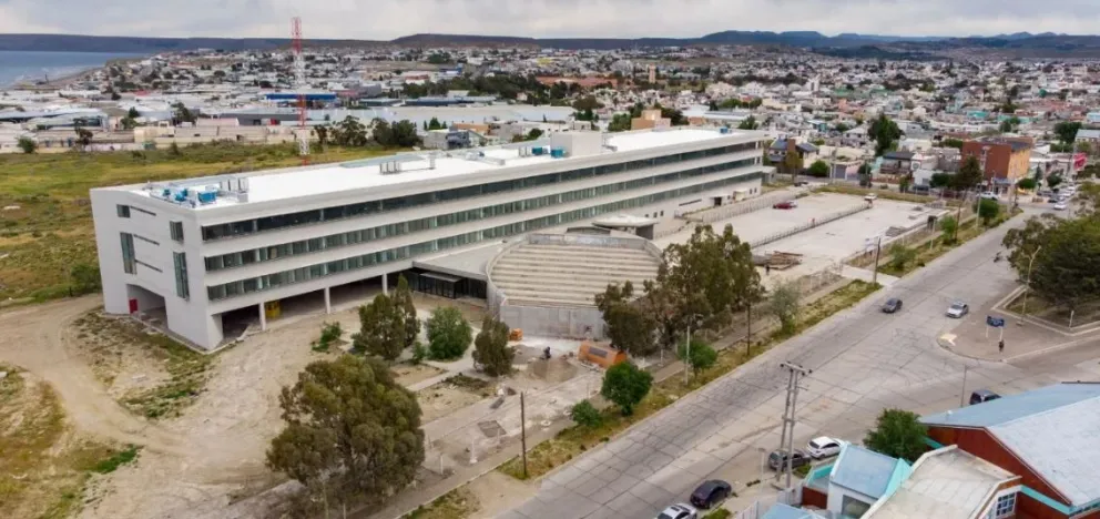 El edificio, que lleva más de 20 años sin terminarse, está próximo a abrir sus puertas.