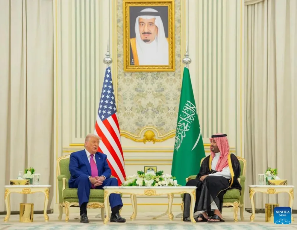 Trump anunció inversiones millonarias con Arabia Saudita y el fin de sanciones a Siria