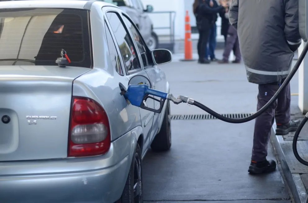 Sin aviso: desde ahora la nafta aumentará o bajará de precio en tiempo real