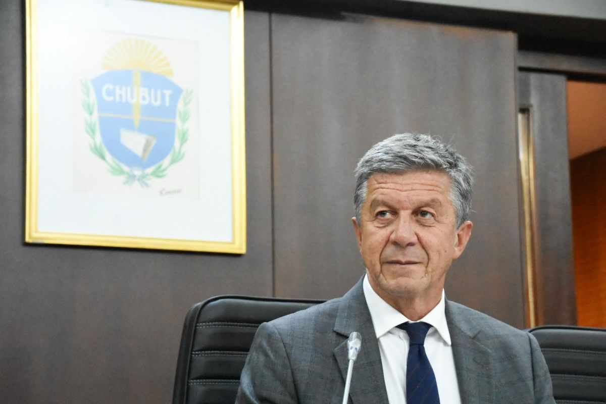 Menna defiende el referéndum sobre eliminación de fueros y critica intento de frenar la consulta popular