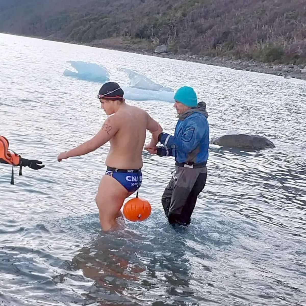 Bautista Wisky se prepara para una travesía en Río Turbio