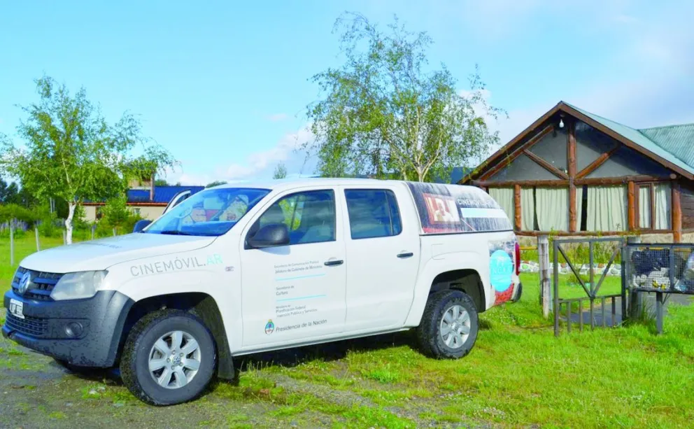 Cine Móvil continúa recorriendo el interior de Chubut