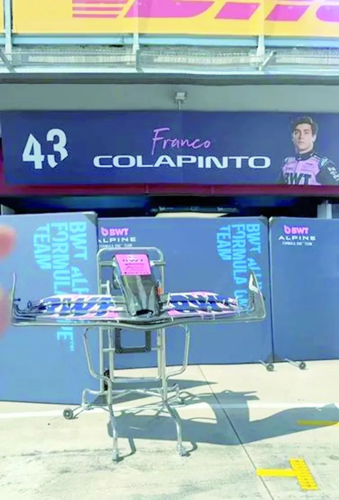 El cartel de Colapinto y su monoplaza ya están en Imola