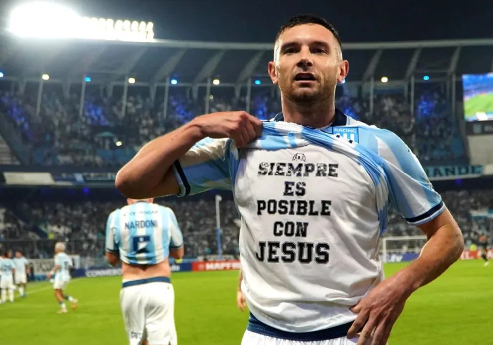 Racing goleó a Colo Colo y se metió en los octavos de la Sudamericana