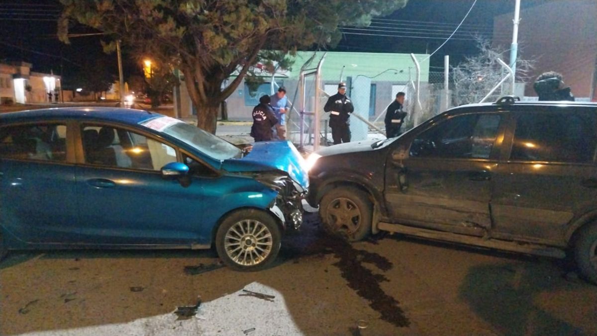 Choque en plena av. San Martín: un herido y alcoholemia positiva en uno de los conductores